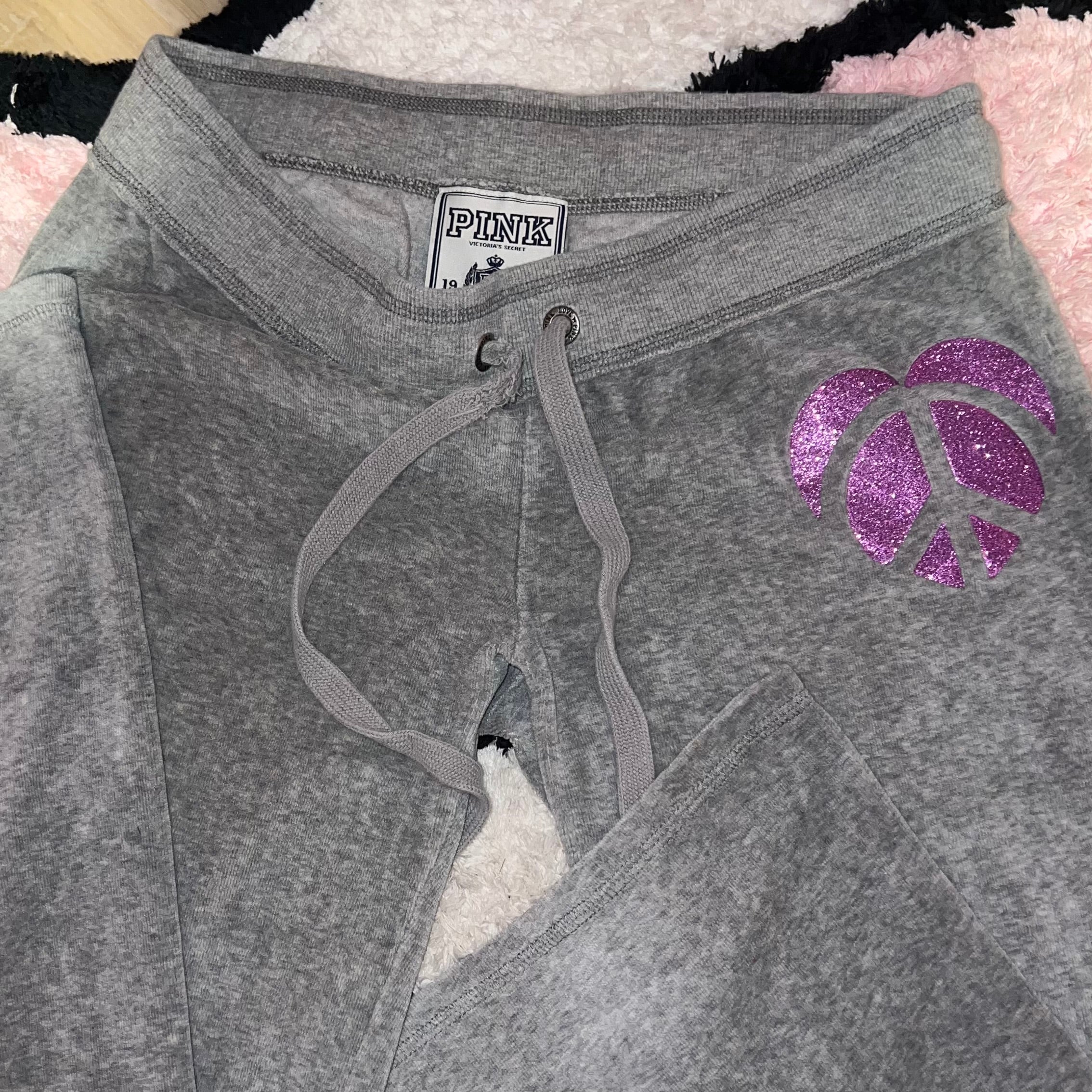 2009 Vintage Victoria’s Secret pink peace sign tracksuit